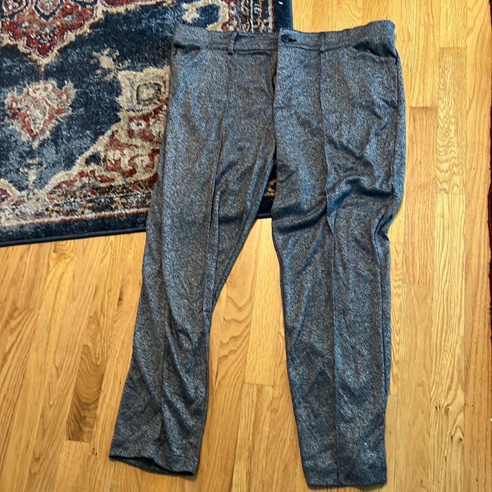 Adorable gray dress pants